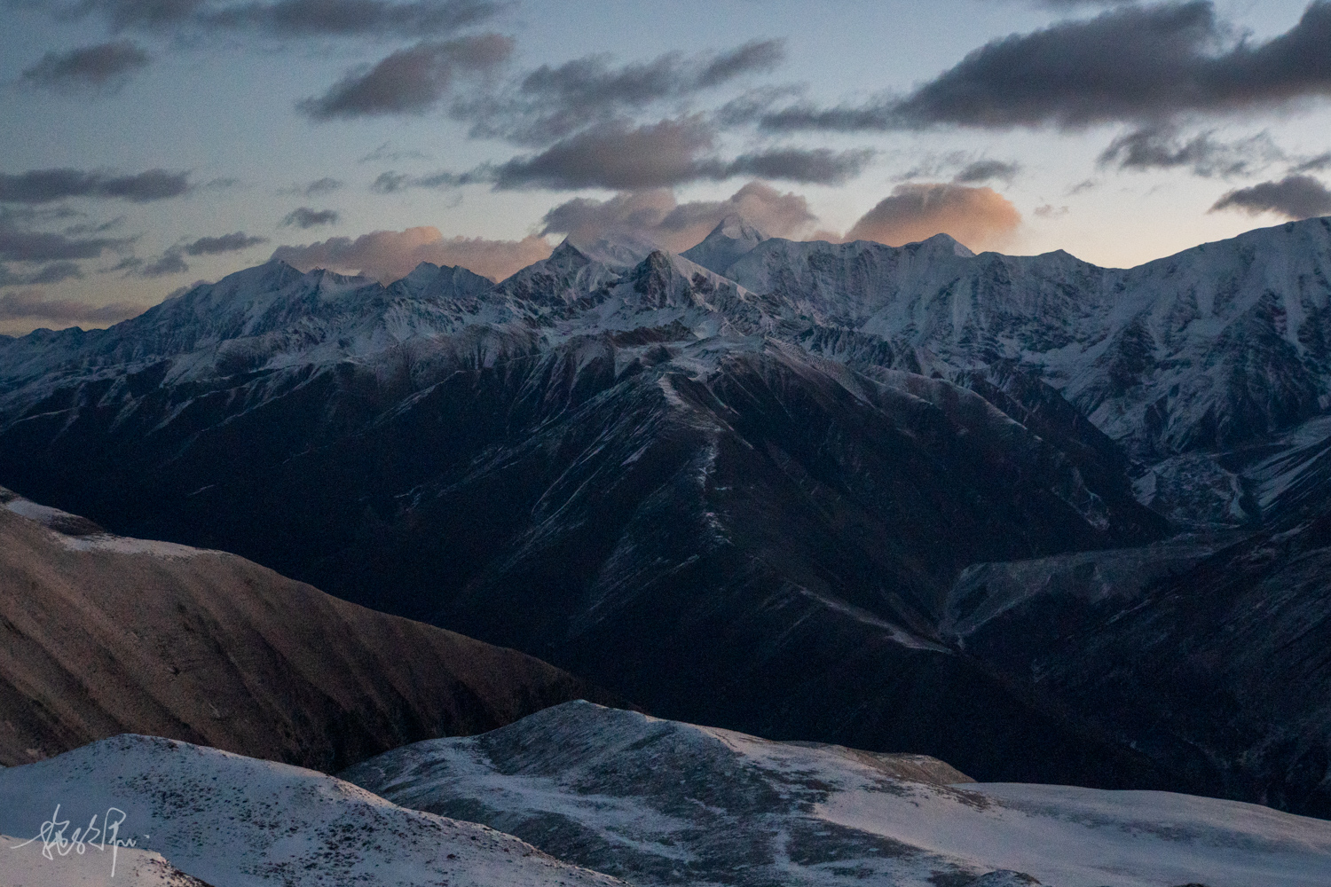 金山|摸黑上山，只为那一抹日照金山，子梅垭口看贡嘎雪山当真绝了