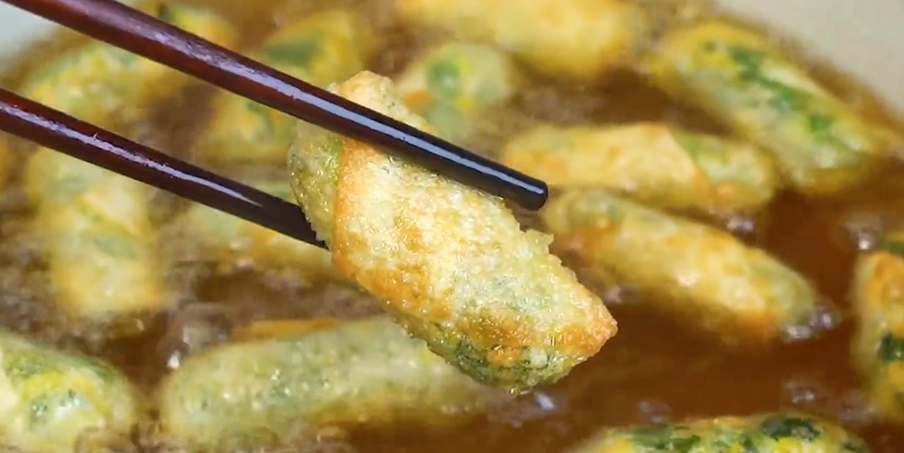 做法|早餐我就服这个做法,不揉不擀面,几分钟做一锅,酥脆鲜香