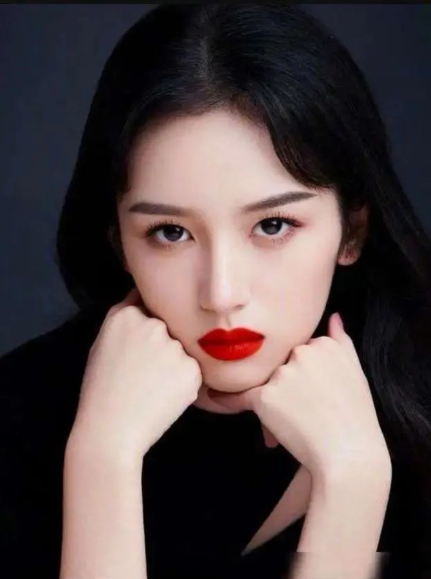 小天00后小花厮杀战，这次刘浩存输得有点惨…