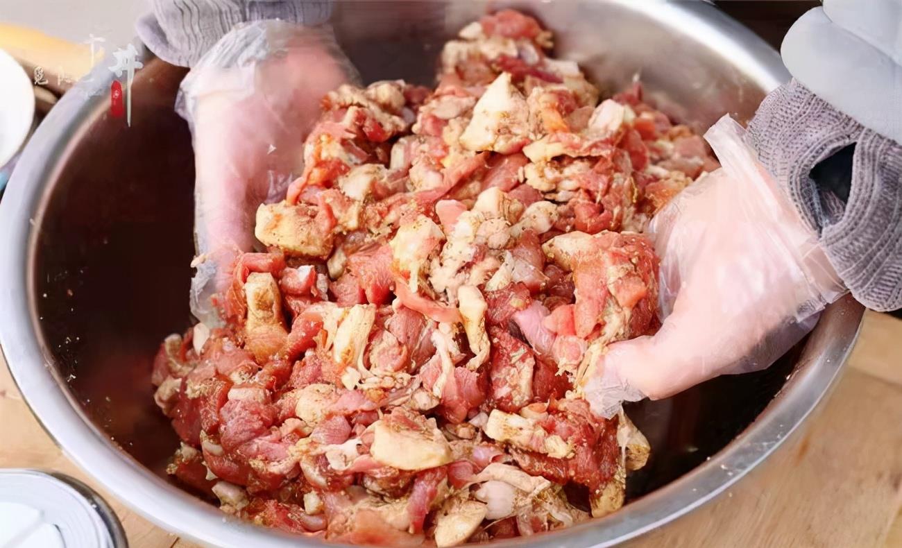 香肠怎么灌的好吃放什么材料 bfd75befddb649059763fc4e2bff8959.jpeg