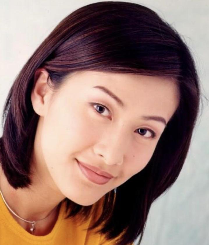 下巴钟嘉欣甜美，关咏荷温婉，向海岚“苦相”，TVB偏爱长脸女星