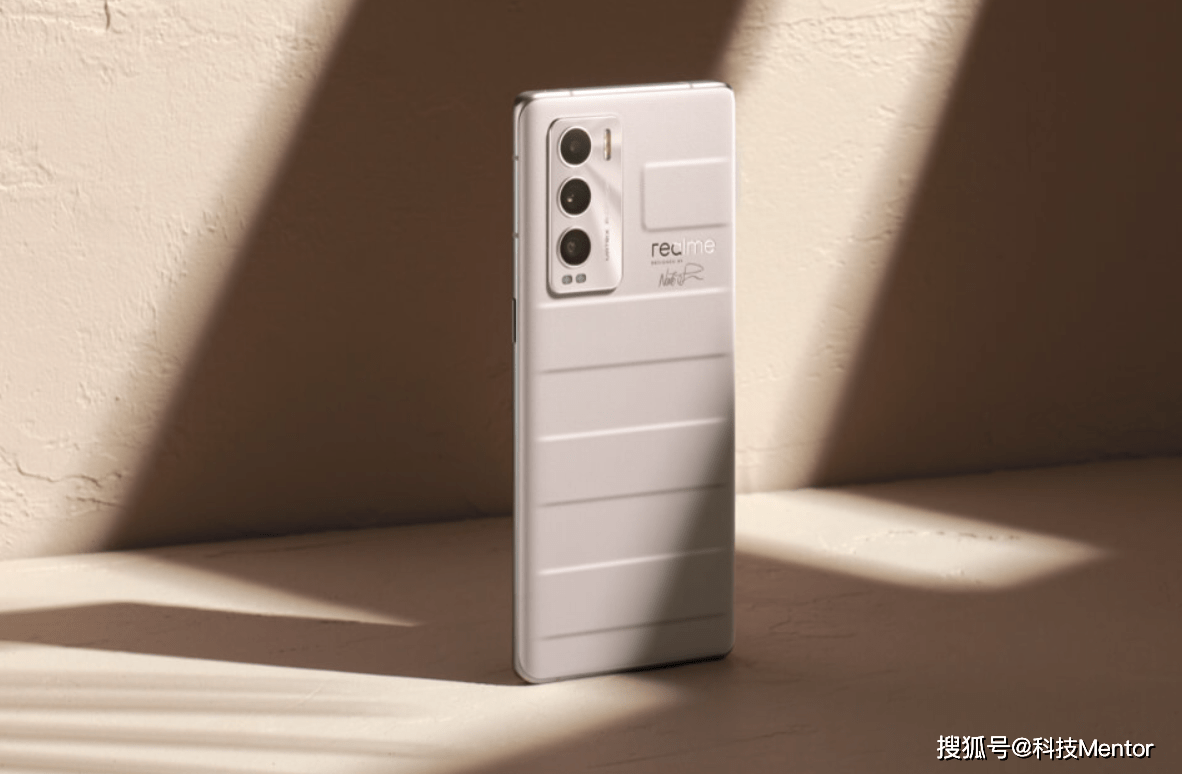 1月份手机别乱买，预算不超3000元，这三款老机比新机香！