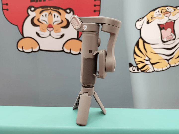 全民短视频时代，有它轻松拍大片，奥川SMART X手机稳定器体验