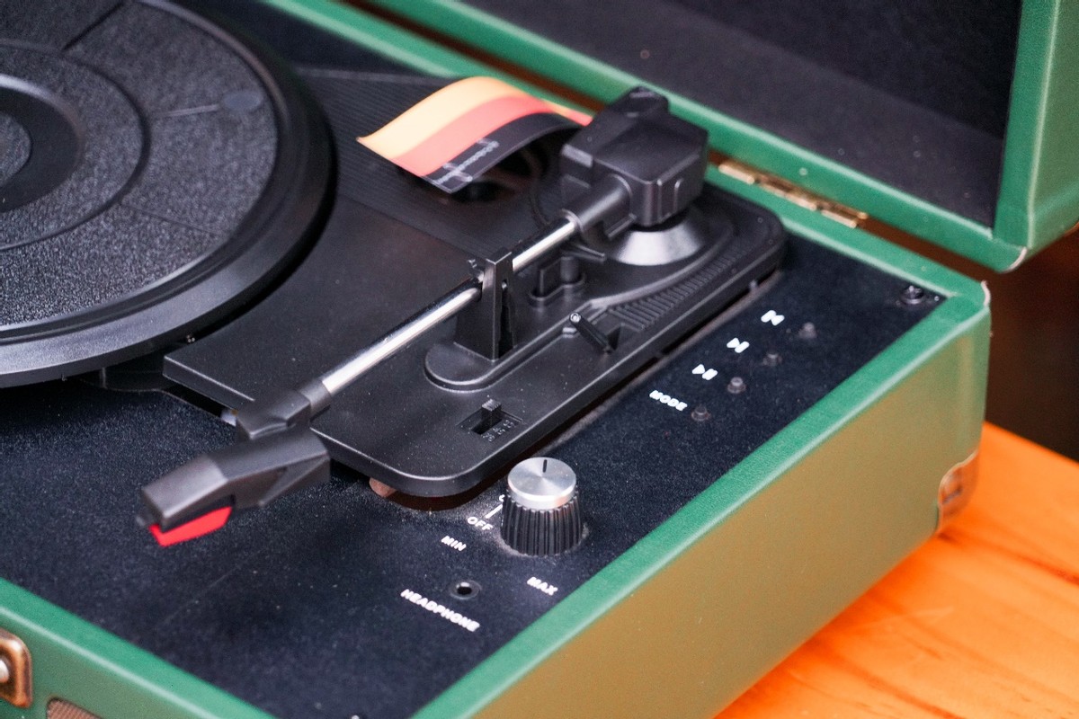 平价的梵珐尼复古蓝牙留声机，自带怀旧手提箱，超高颜值