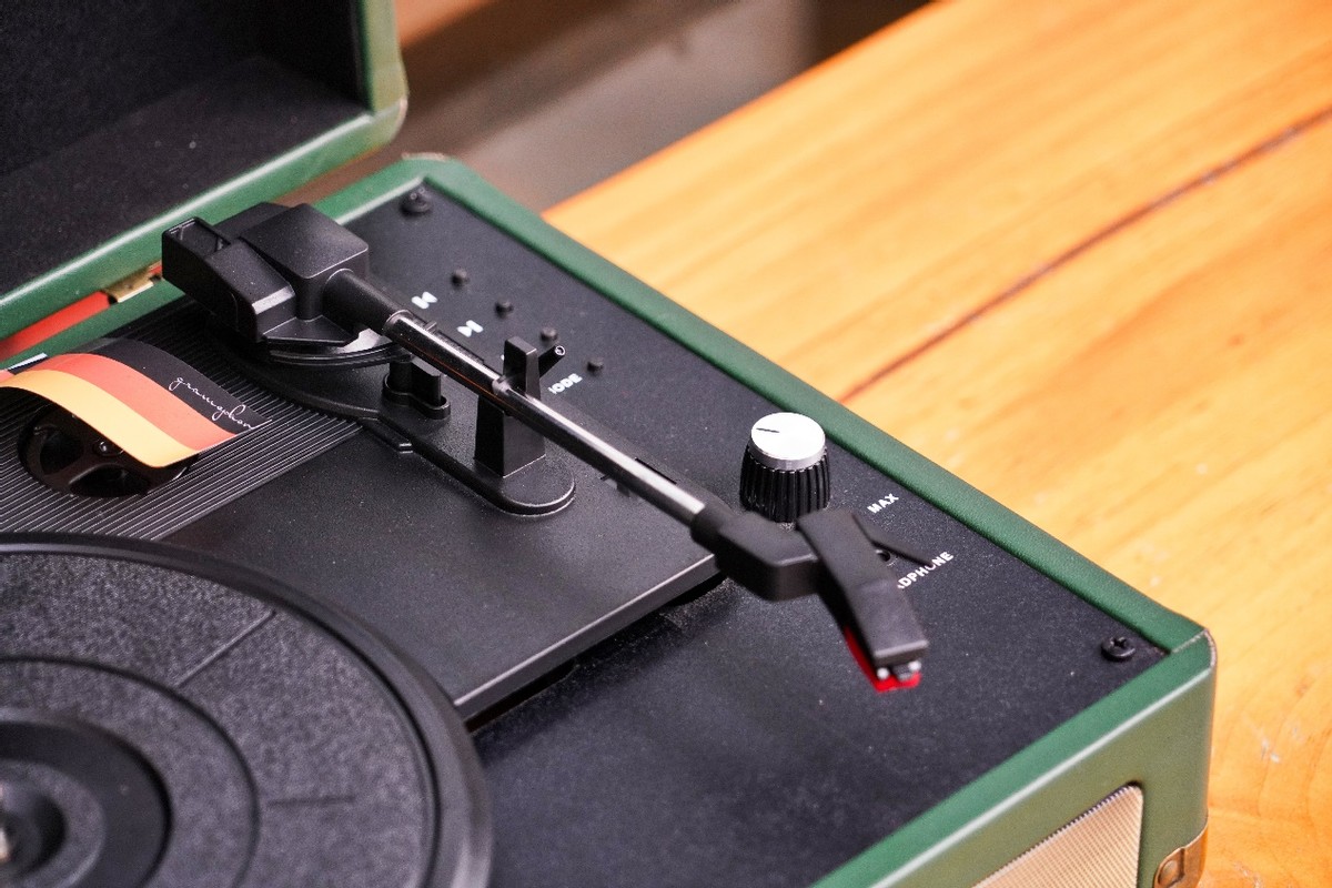 平价的梵珐尼复古蓝牙留声机，自带怀旧手提箱，超高颜值