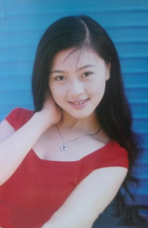 原创田海蓉40岁丧夫有眼泪47岁独自养女儿做单亲妈妈也幸福