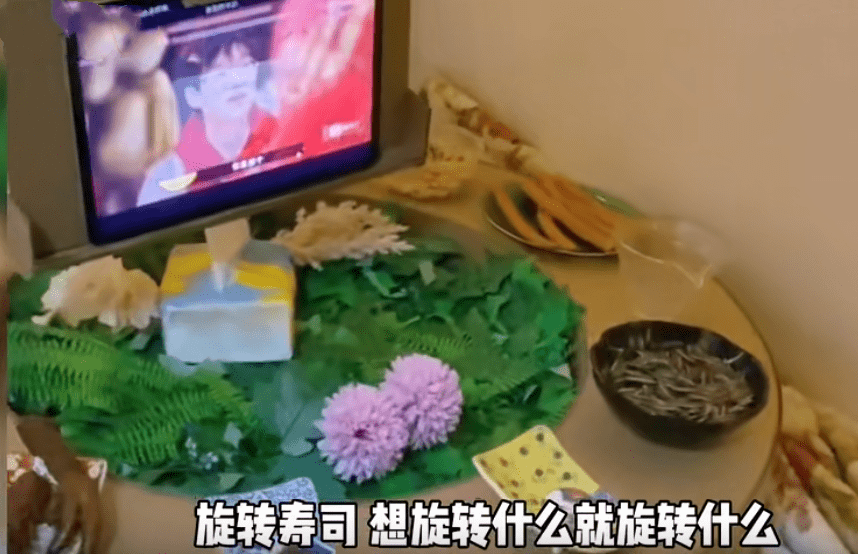 实际操作|为了吃能有多努力？男生宿舍自制零食小转台，吃货也有“仪式感”