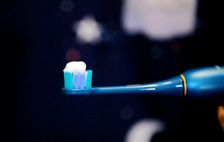 电动牙刷什么样的好？2022年新手必读选购技巧！