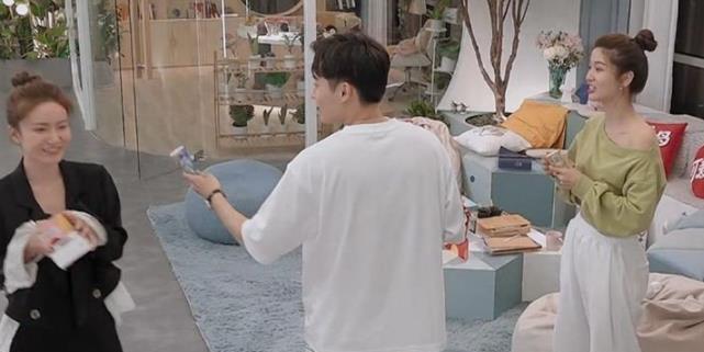 主动|原来我们都误会马董了，他始终对洪成成情有独钟，是女4上赶着