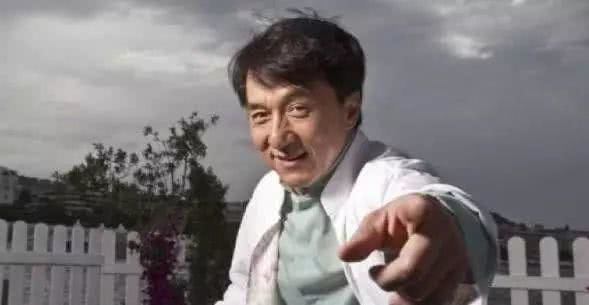 成龙年轻的时候在国外 2515565d3ef84b03a9b5500acd6f6c3c.jpeg