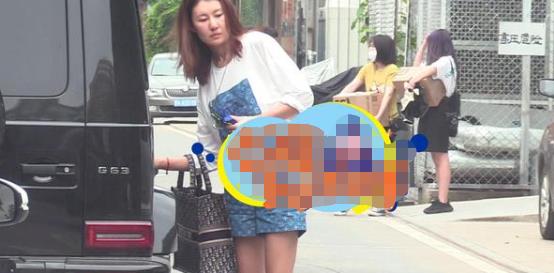 王宝强冯清照片 6605a04562f442f4ba3c6fcb2eef8573.jpeg