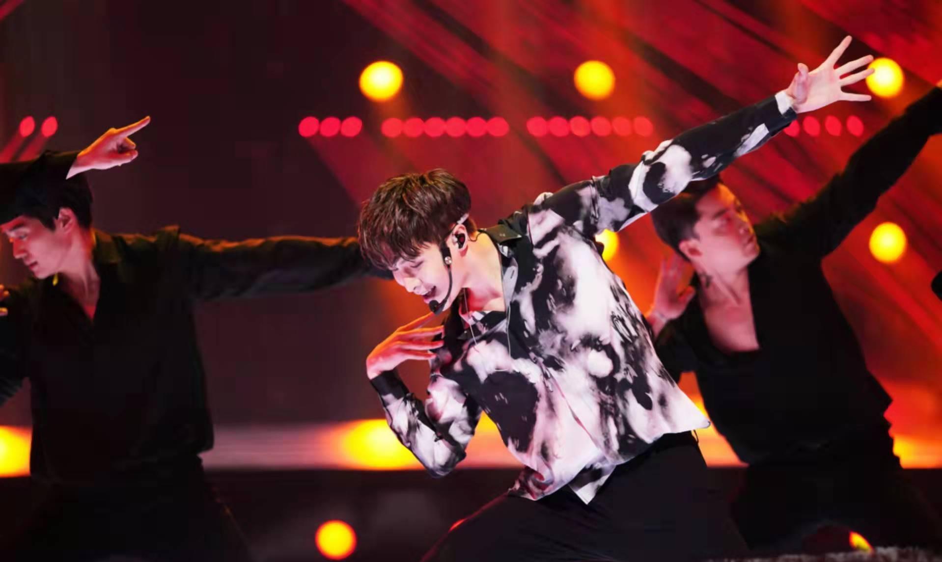 热搜榜第一名张艺兴 1d93b03c198949b9be3c5d7963e64a7e.jpeg