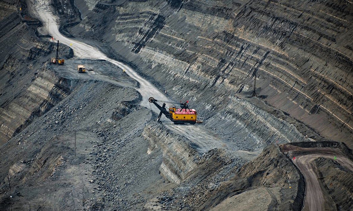 原创中国第一露天煤矿开采了118年煤层厚达55米如今怎么样了
