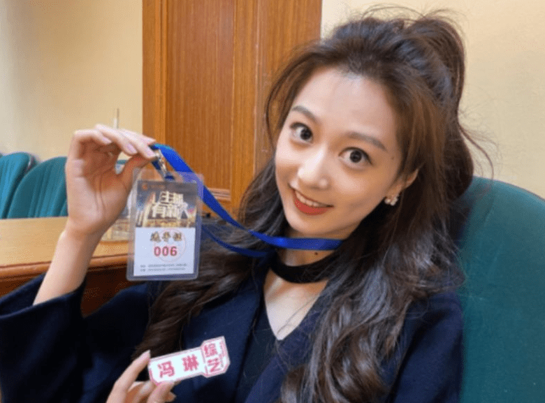 原创冯琳亮相春晚彩排现场气场强悍不输明星不愧是复旦相中的苗子