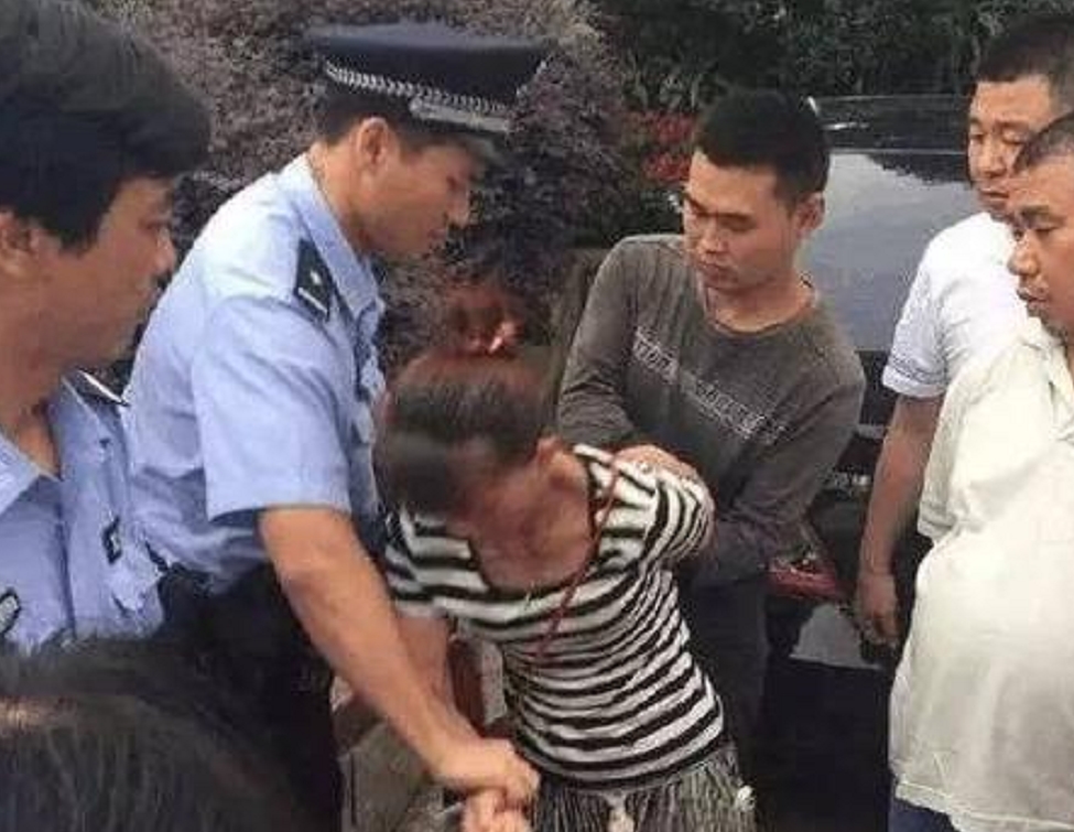 如何不被人贩子拐卖 bf3bacefc74a47d9a71d39b43937ad86.jpeg