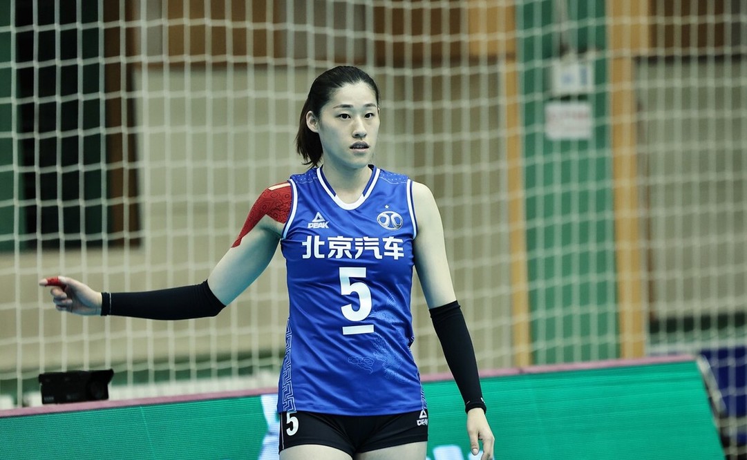 上午9点,刘晓彤宣布恋情决定,郎平终于等到这一天