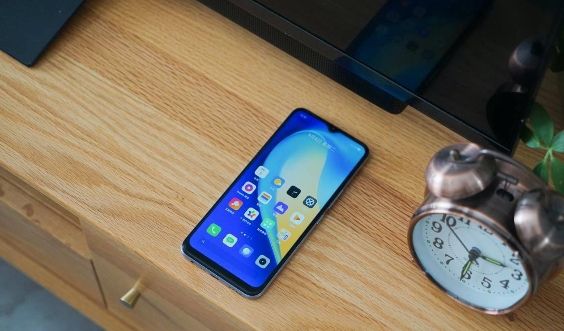 原创首台百元5g手机realme真我v3体验比预想的强很多