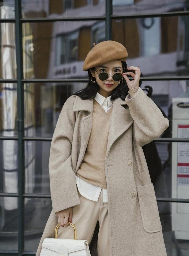 三木 过年穿大衣时，建议少配打底裤！看看三木的穿搭，你会有所启发