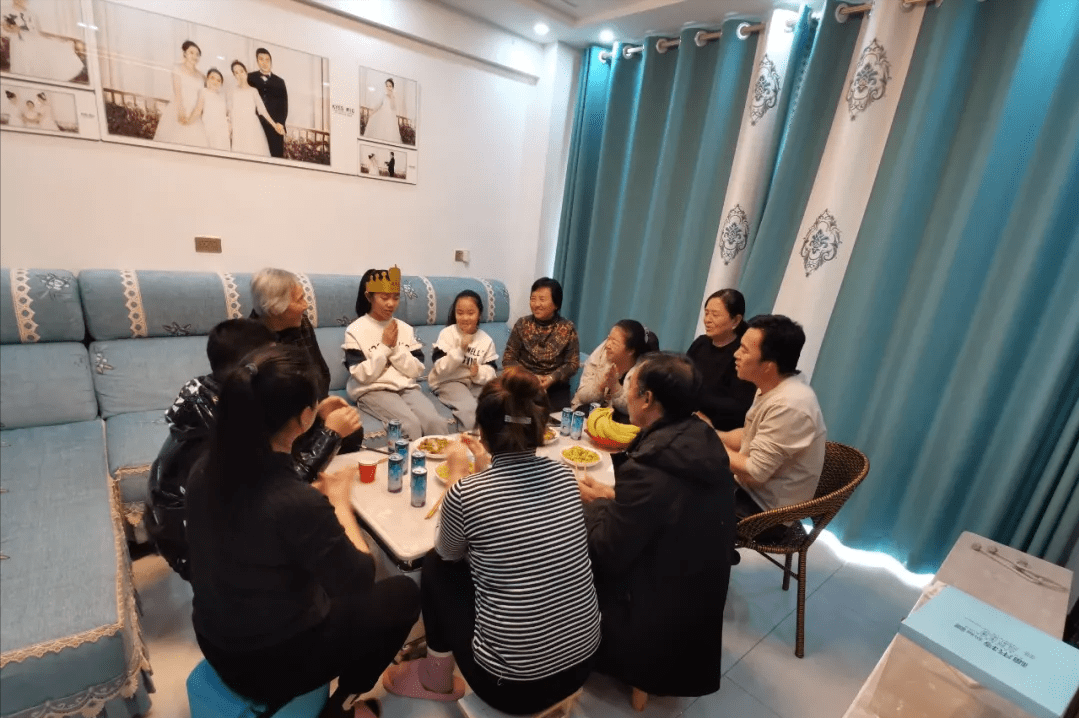 陋习|「新春走基层」别让盲目跟风毁掉孩子的健康成长