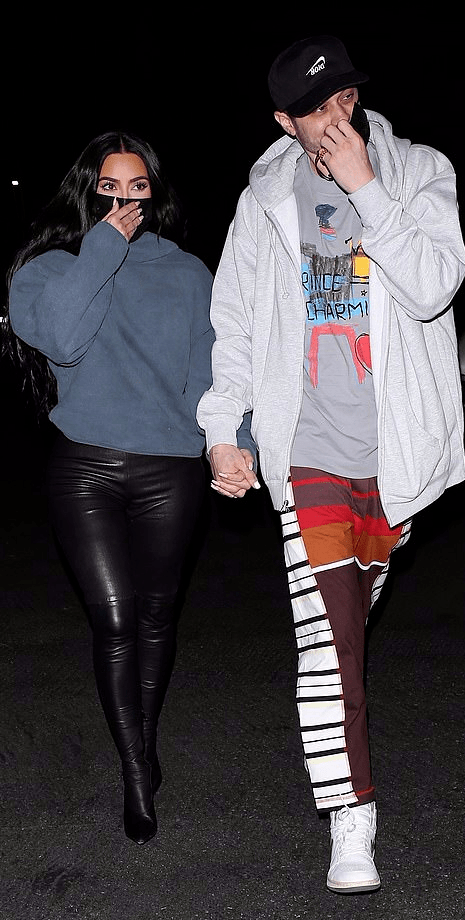 身材 金卡戴珊海中拍大片!穿比基尼秀“葫芦形”身材,小鲜肉男友宠她