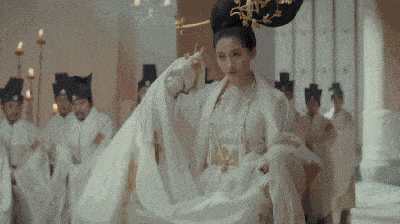 家族|不到30岁就提前迎来“中年危机”的关晓彤，能靠综艺口碑翻盘吗？