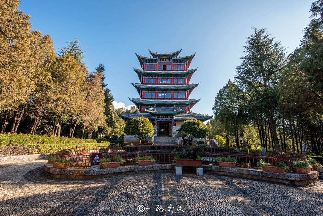 大研古城|丽江4个必去的景点，从绿意盎然到白雪皑皑，两日游最合适