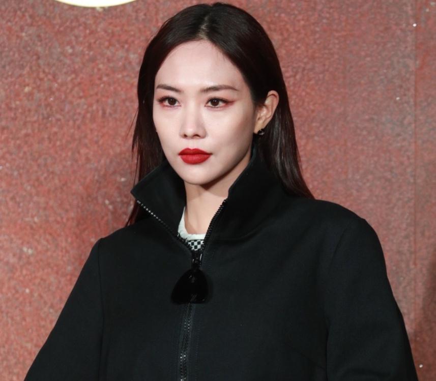 品牌 LV大秀红毯来了！热巴暴露发际线，周冬雨瘦过头，刘亦菲状态绝佳