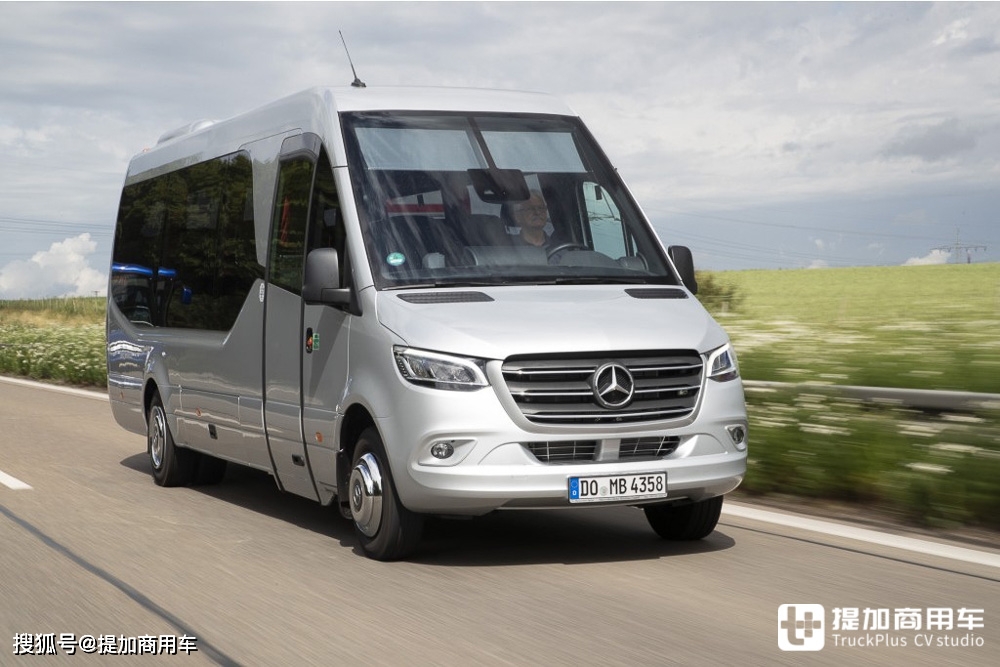车长近85米最多21个座位带您见识奔驰凌特的高端客运车型travel75