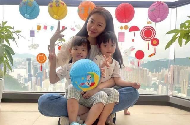 杨舒予身高只保留下了他两秒的台词：“会过去