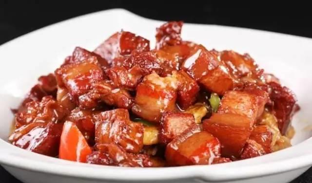 肉类女人40岁后不想满脸黄褐斑，3种肉类尽量少吃，看看有你爱吃的吗