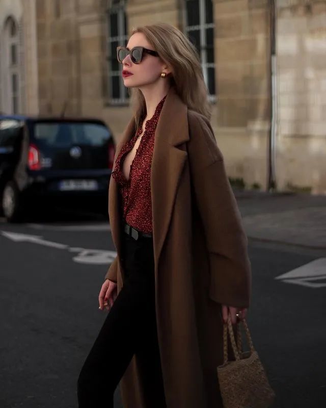 棕色 Solene Lara用穿搭表现出内敛的法式诱惑|博主推荐