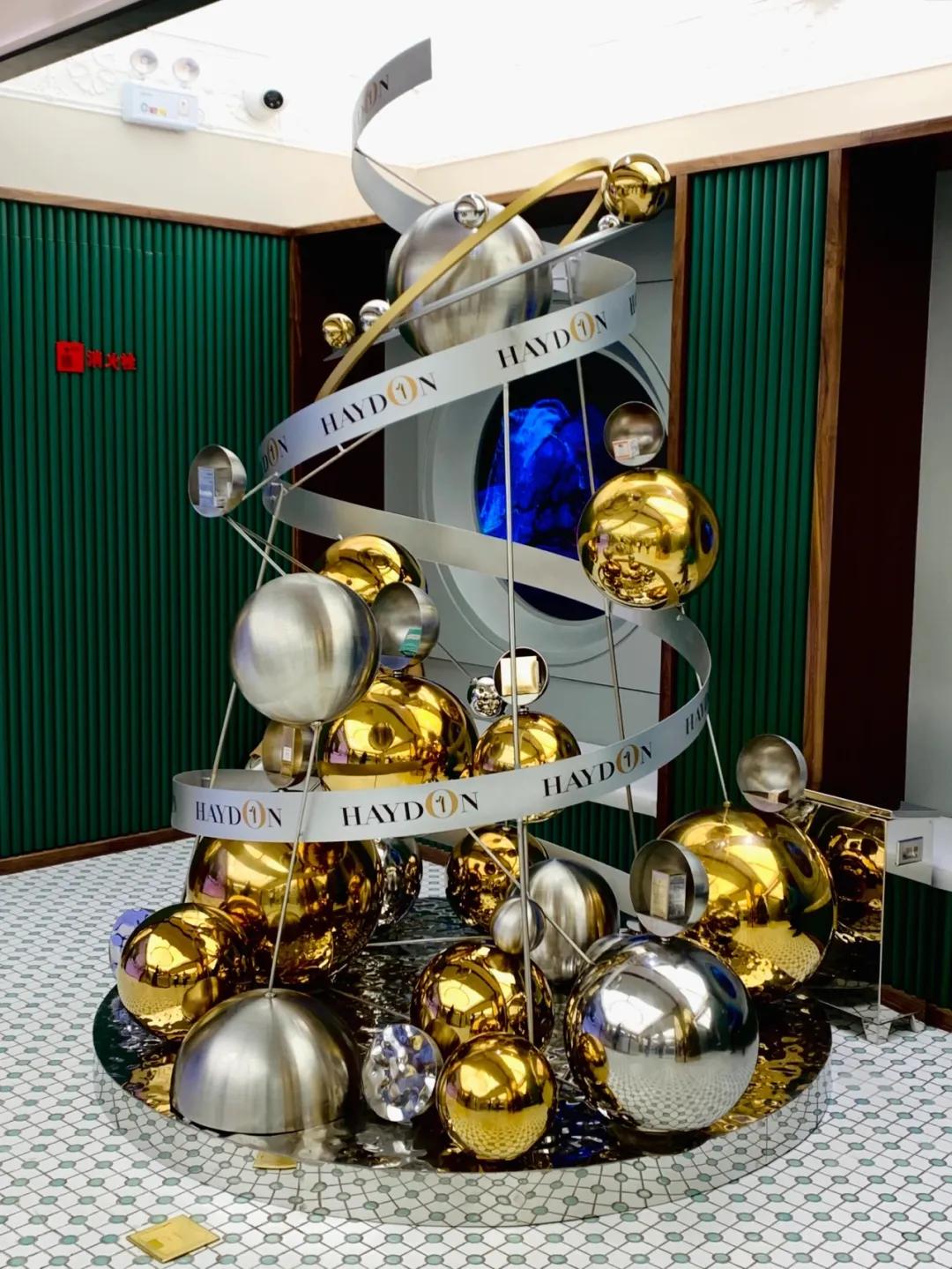 品牌魔都首店！火遍全网的「HAYDON黑洞」来啦，get氛围感大片！