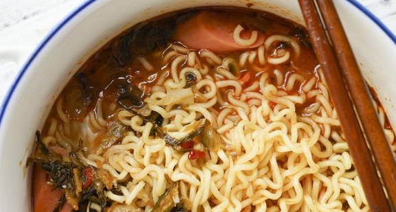 因为|伤胃的早餐已公布，“鸡蛋”也名列其中，医生提议：早点撤下饭桌