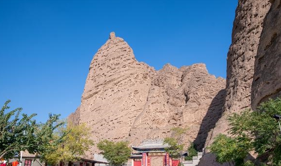 甘肃有一座寺庙藏在洞中，山洞具有“天气预报”功能，让人称奇