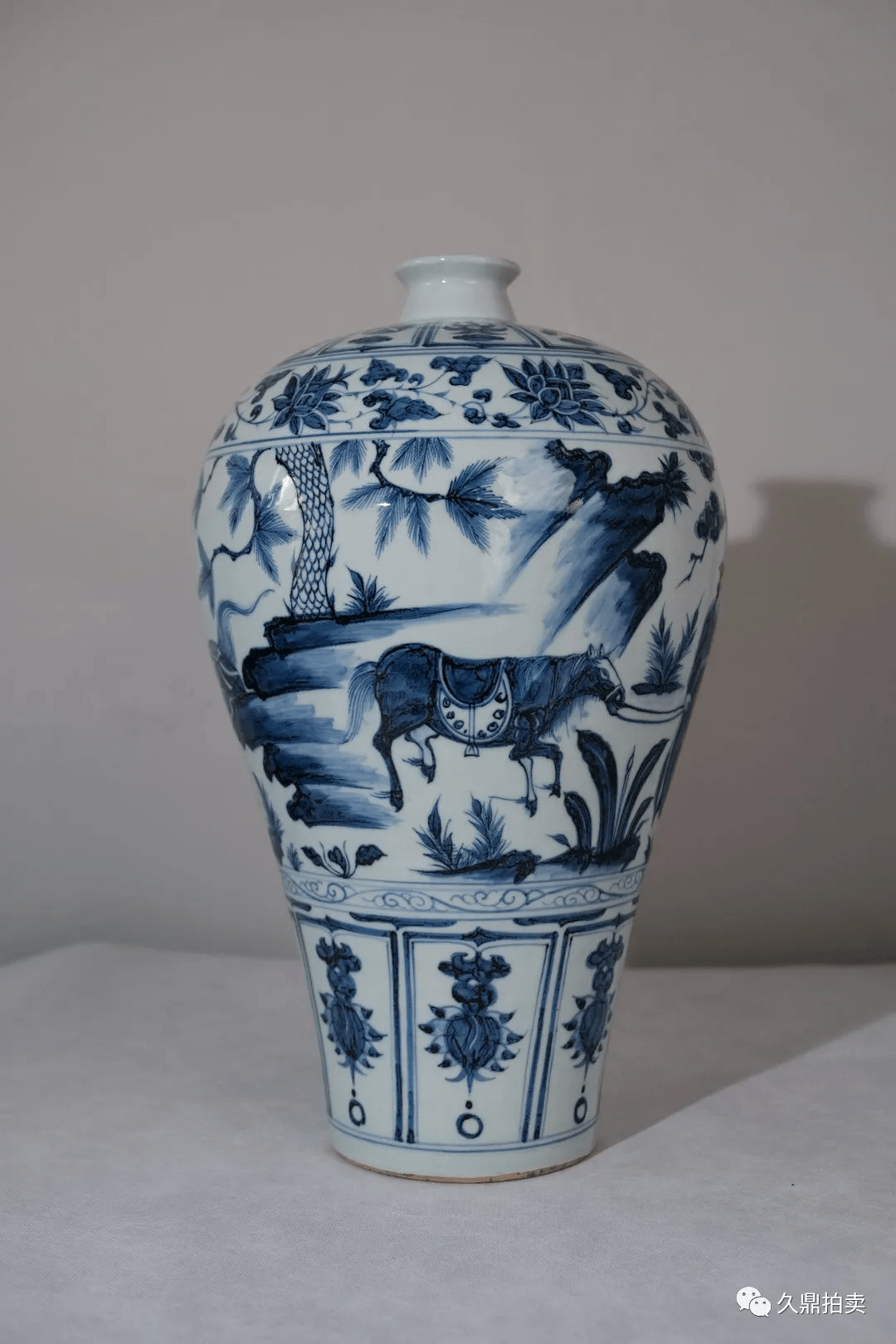 中国古美術✦青花釉裏紅捏花蕭何月下で韓信を追う梅瓶✦文房具・純手描き・陶芸・花瓶 中国古美術✦青花釉裏紅捏花蕭何月下で韓信を追う梅瓶✦文房具