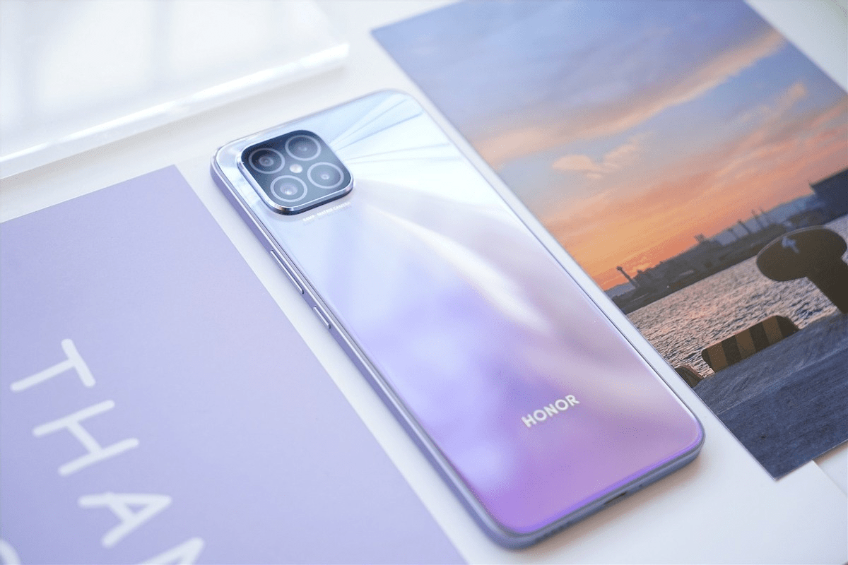 荣耀play6t即将来袭配备5000mah大电池千元档稳了