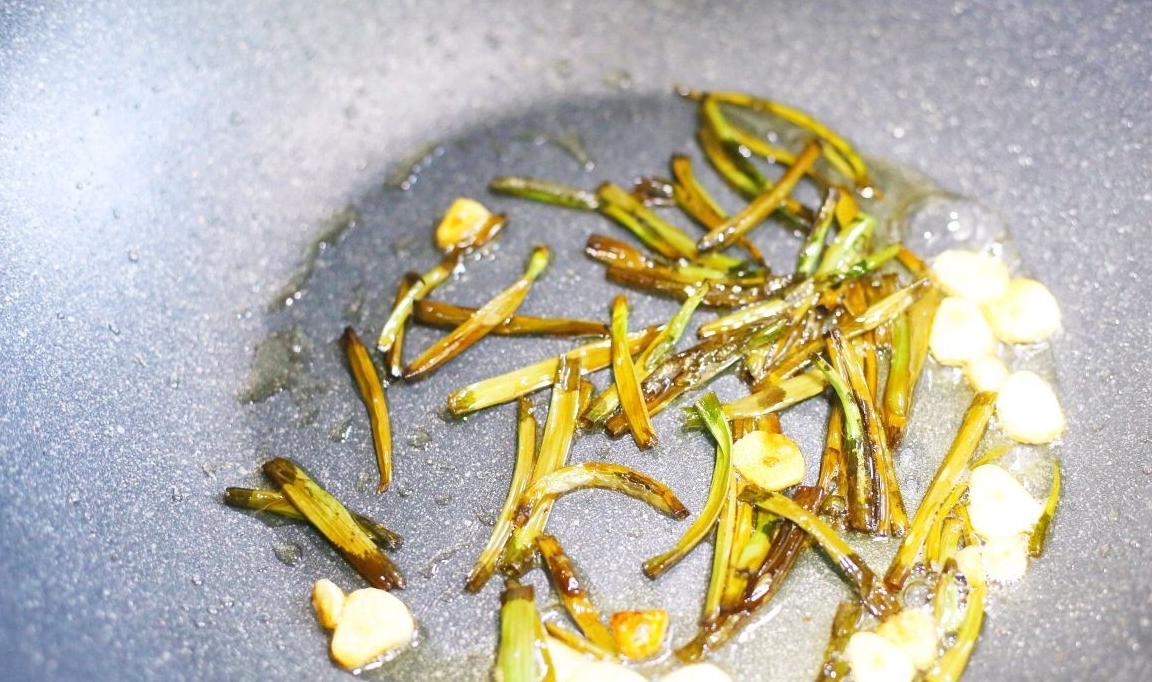 焦糖布丁|孩子放假在家,母女俩的早餐,简单营养美味,网友:好吃不浪费!