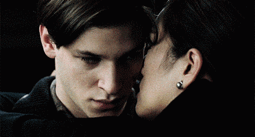 青年|法国第一美男意外身亡,连总统马克龙也为他哀悼