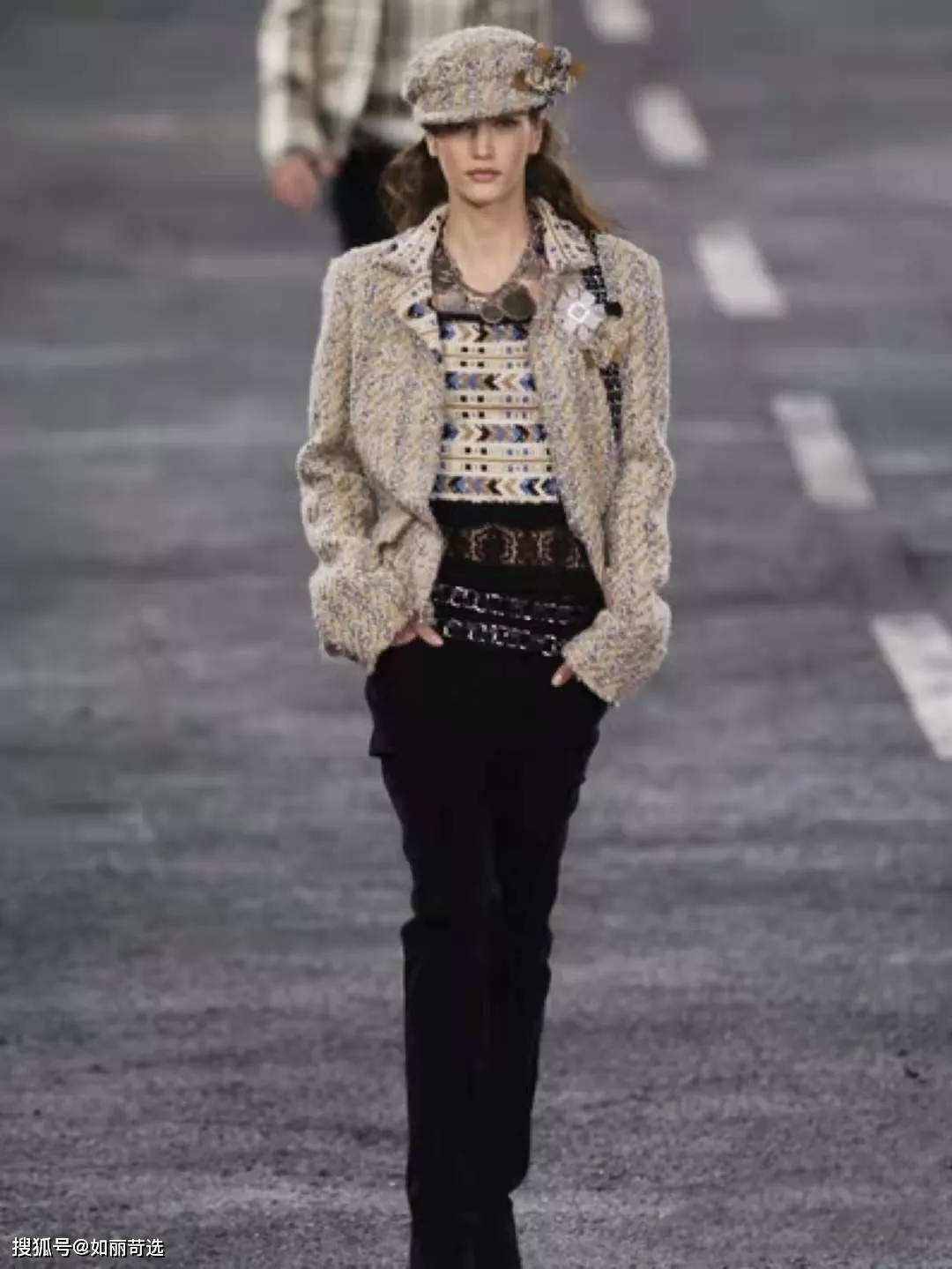 黑色 人间香奈儿新年穿搭？定制版“jennie”？人间值得，安排起来！！