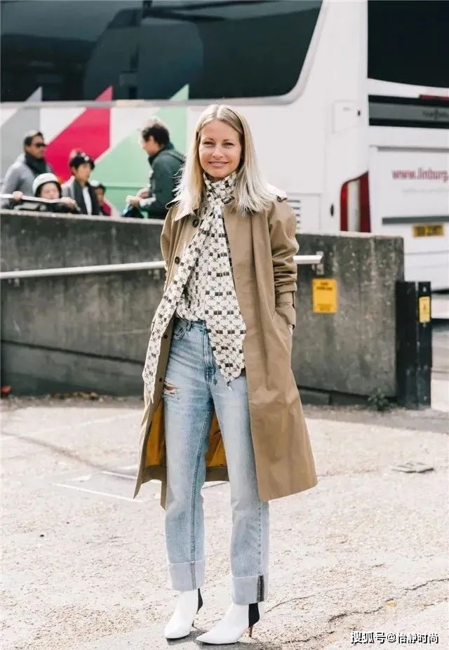 显得 女人再懒，穿羽绒服也别配打底裤，今年流行这4条裤子，更时髦