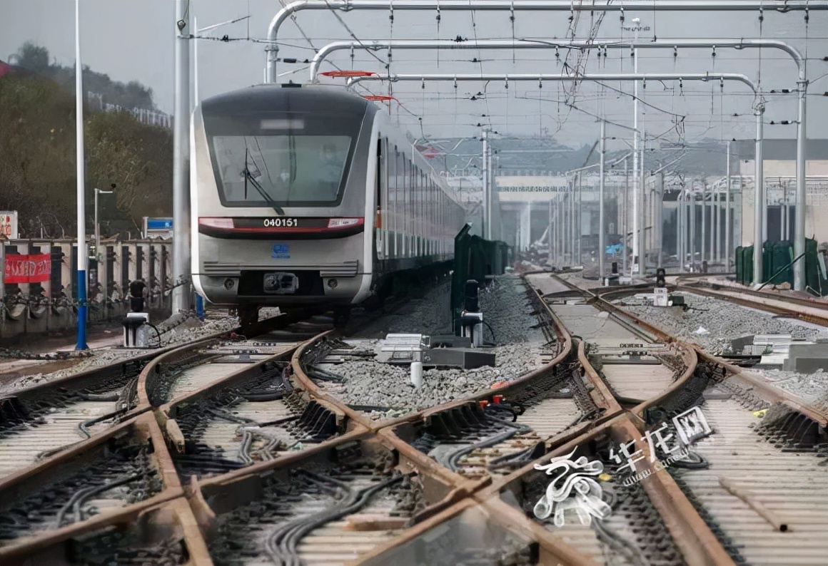 通车更近一步重庆轨道4号线二期1月28日不载客试运行