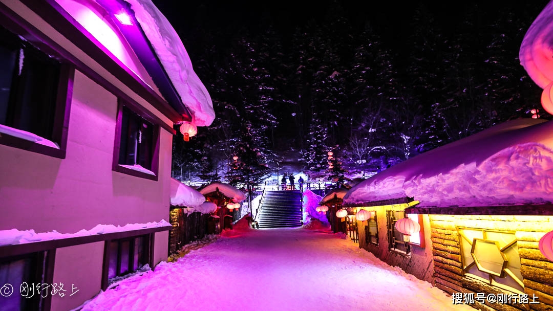 栈道|棒槌山观光栈道夜景，雪乡的一道风景线