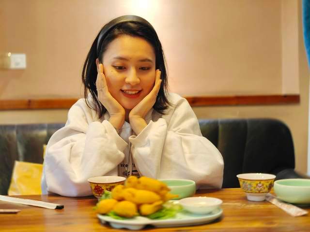 手机|vivo X70 Pro+的真话评测：把拍照做到极致，妹子就会爱