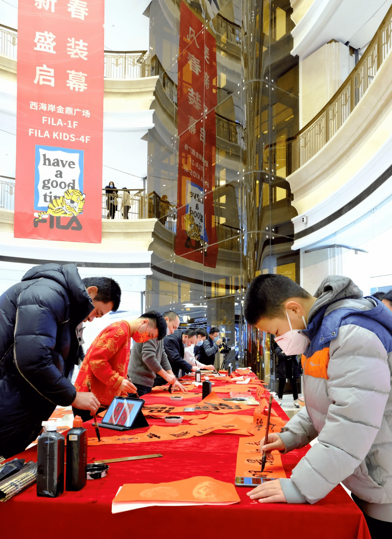 市民|翰墨飘香年味浓！利群金鼎牵手青岛晚报、掌控传媒“送福添彩”