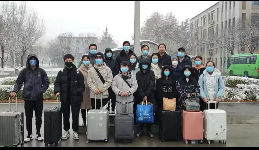 “疫”路回家 有爱相随 | 西安职业技术学院护送学生平安返乡
