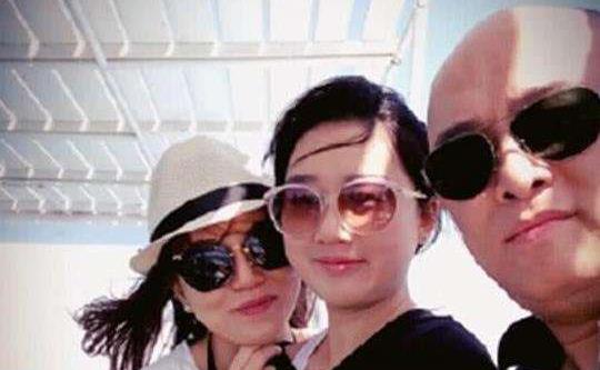 李雪|孟非：娶高中同学为妻，走红后仍不忘糟糠妻，如今一家人生活幸福