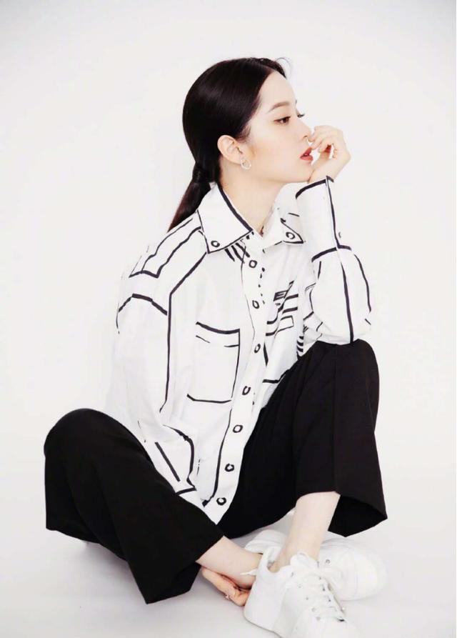 黑色 欧阳娜娜的穿搭宝典！各种风格可盐可甜，跟着学让你变身鬼马少女