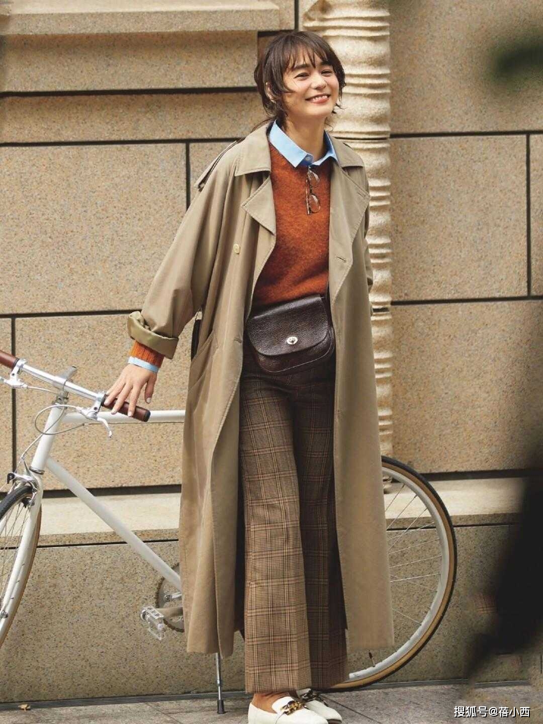 显得 开春的“阿姨辈”优雅风搭配示范，50岁也能轻松hold住，太高级了