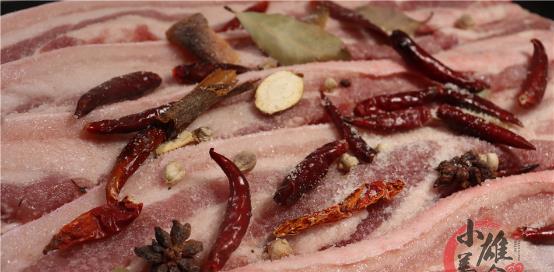 因为|又一年做腊肉的季节,腌腊肉盐和调料比例告诉你,腊肉金黄不发霉