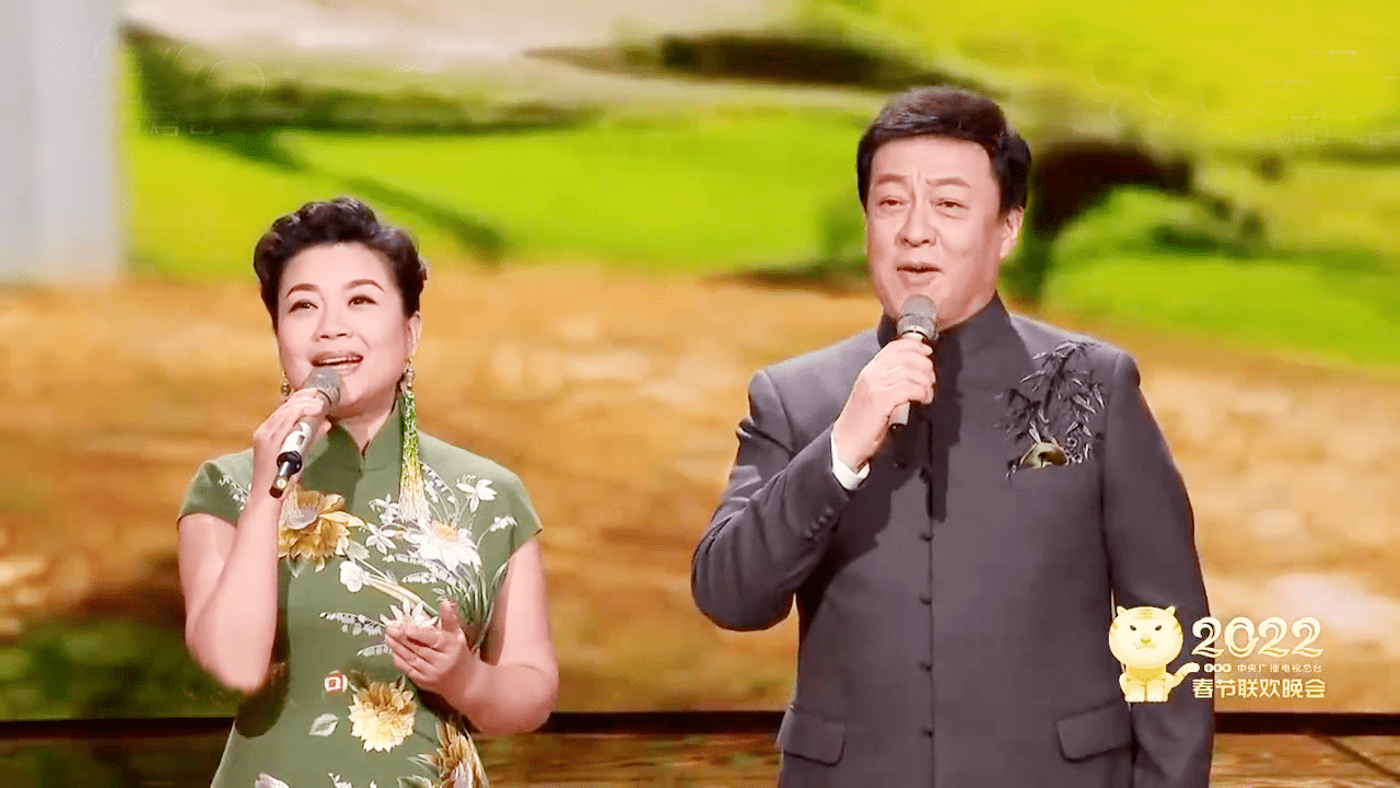 张也唱响虎年春晚:她含泪陪父亲抗癌6年,托起孤单母亲的晚年_张兴_长沙_渡船